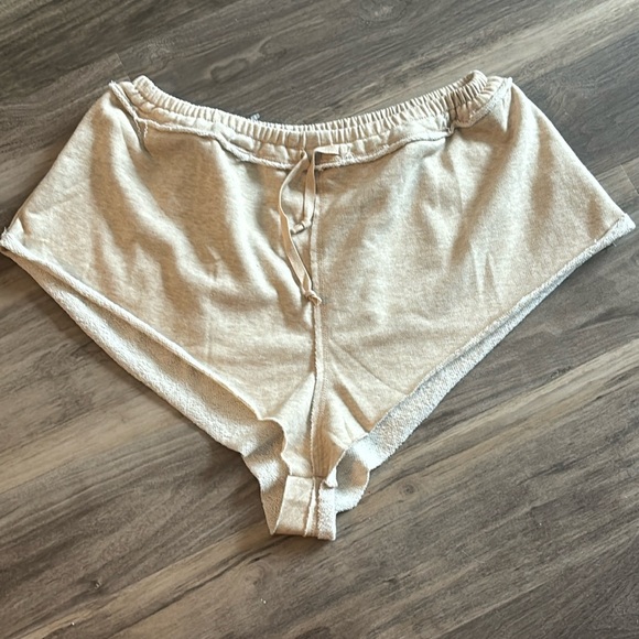 NWOT FP Intimately Lounge Short - Picture 2 of 4